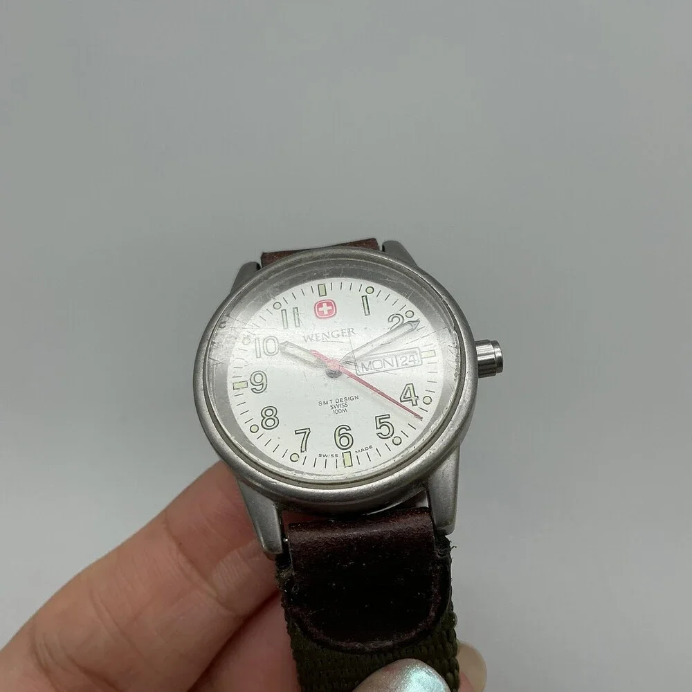 Wenger SMT Design Womens Watch 28mm Green Leather Nylon Day Date New Battery